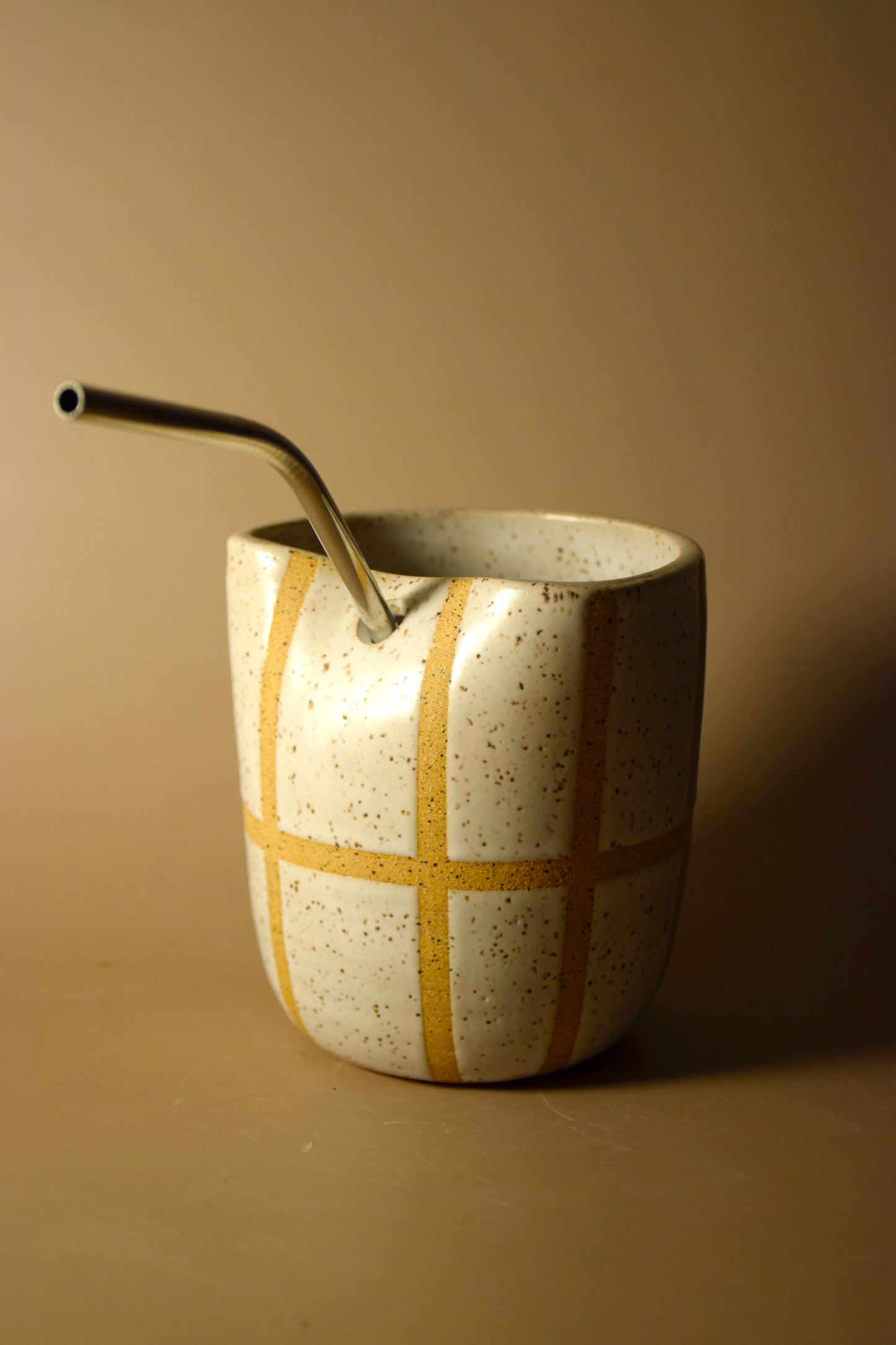 white grid straw cup