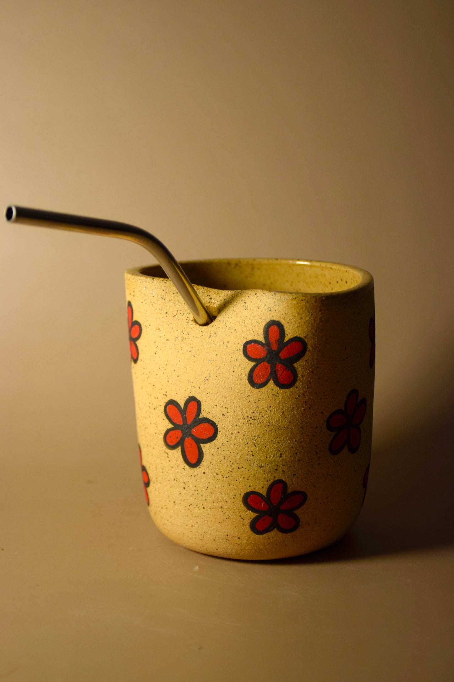 red daisy straw cup