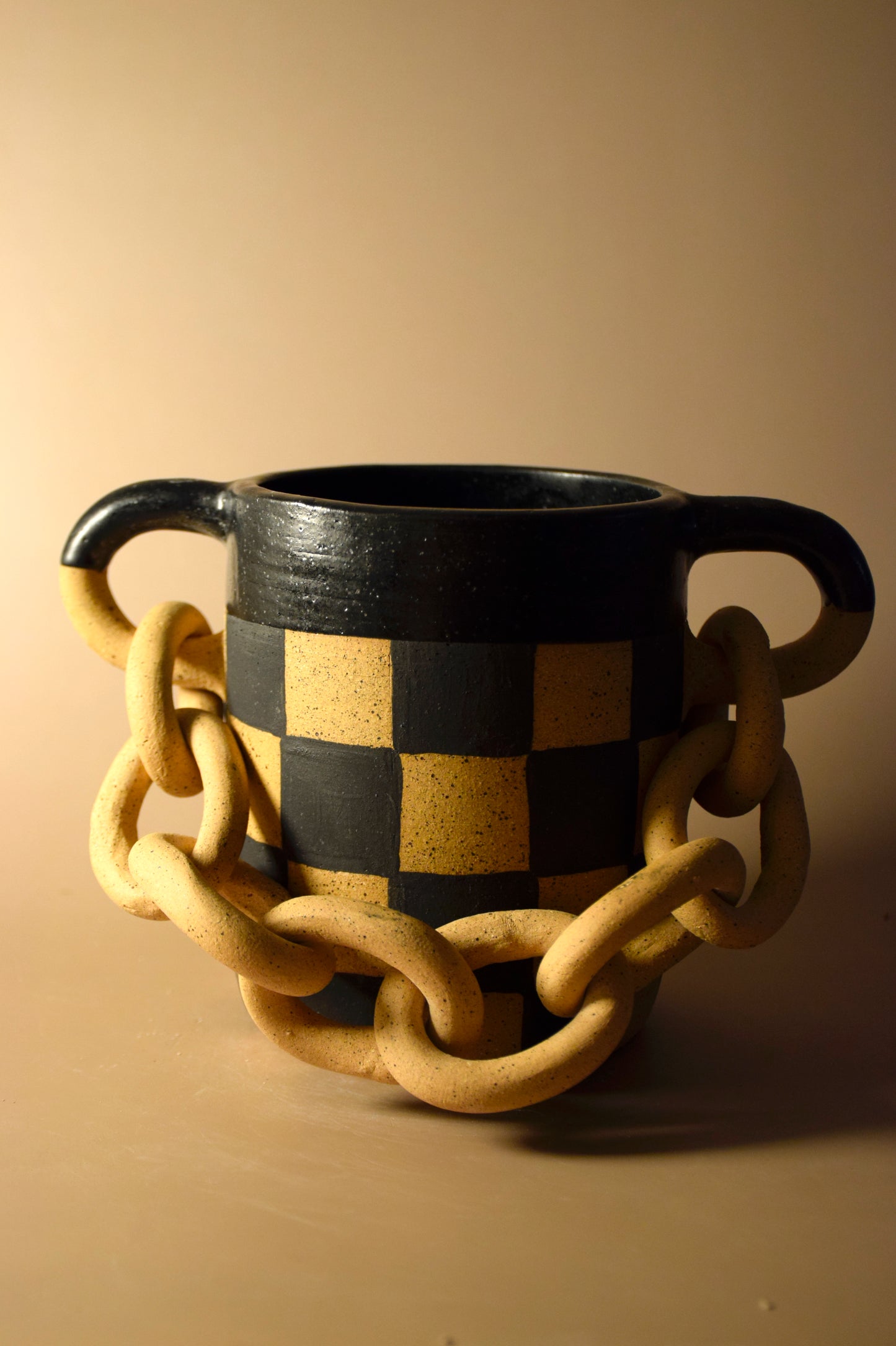 checkered chain vessel